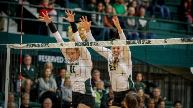 MSU Volleyball (PHOTO:  MSU SID)
